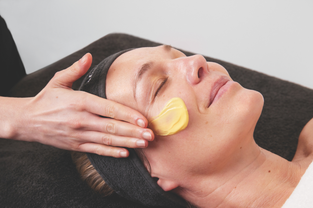 Medik8 Crystal Retinal Age-Defying Facial at SKYNN Clinical Skin, Albion Brisbane — professional retinal therapy for smoother, brighter, firmer-looking skin